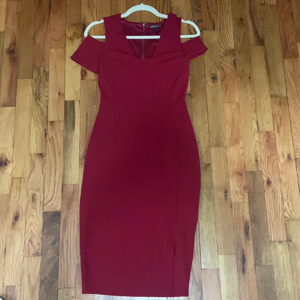 Express red shoulder cut out dress - Picture 2 of 5